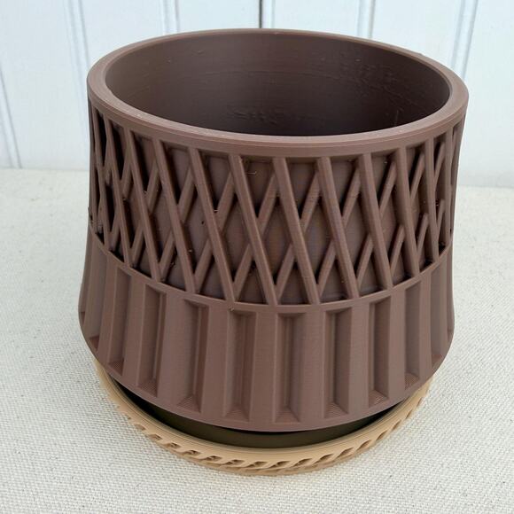 The Axon Planter, Indoor Flower Pot, Tabletop Planter, Layered Design - Picture 3 of 10